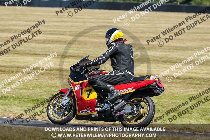 cadwell park;cadwell park photographs;cadwell trackday photographs;enduro digital images;event digital images;eventdigitalimages;peter wileman photography;racing digital images;trackday digital images;trackday photos